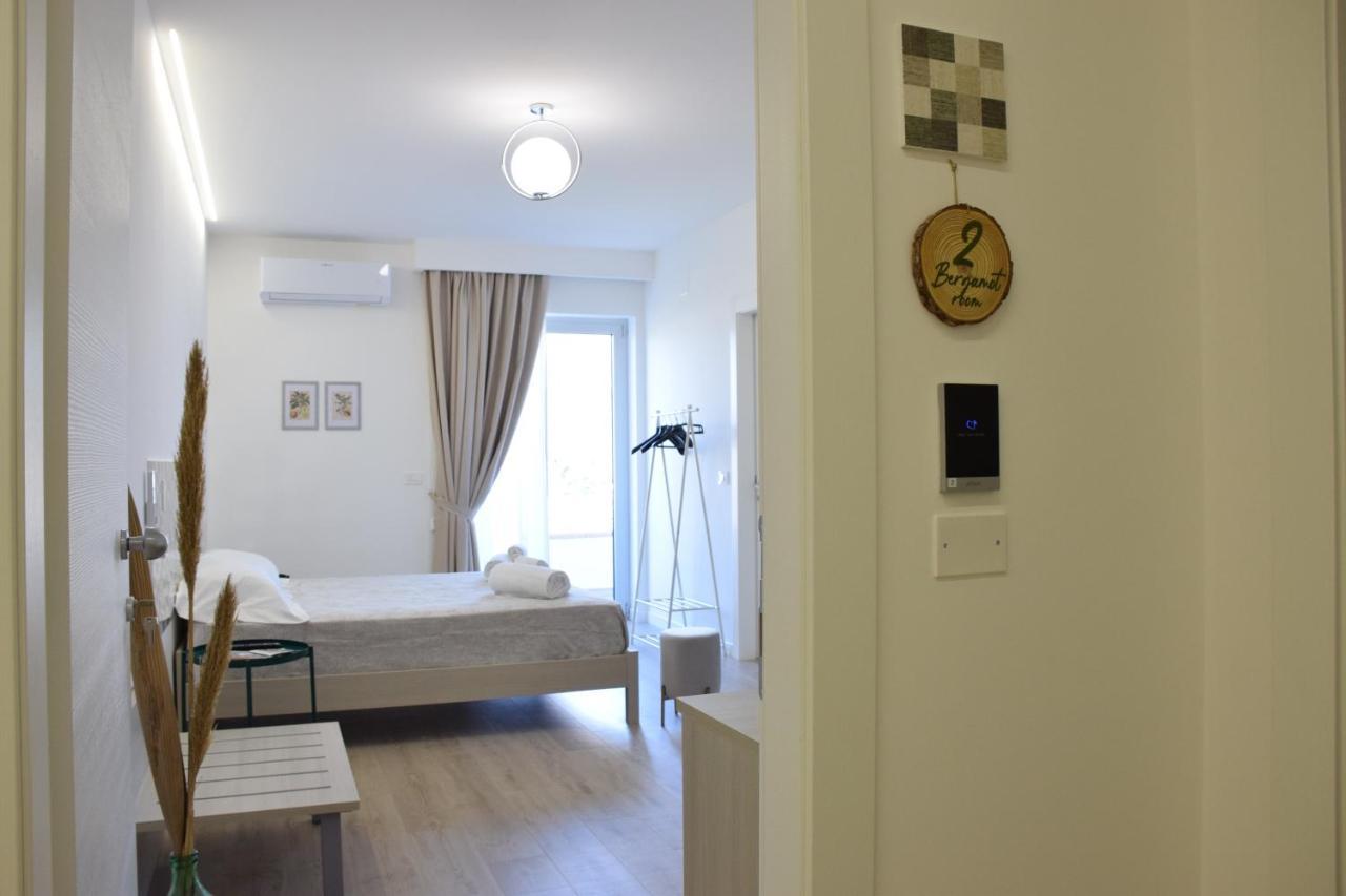 مارينا دي جيويسا يونيكا Accomodati B&B المظهر الخارجي الصورة