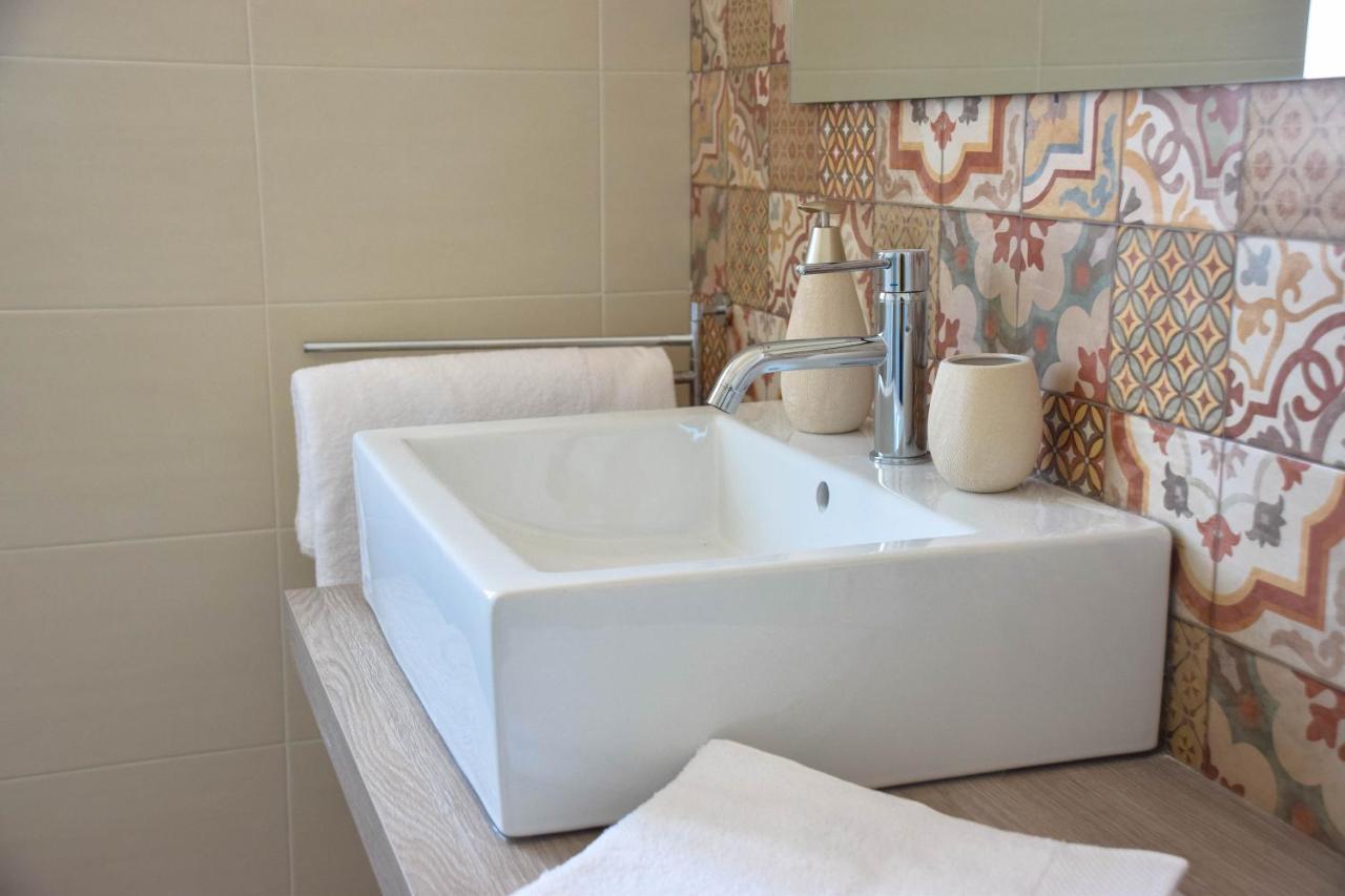 مارينا دي جيويسا يونيكا Accomodati B&B المظهر الخارجي الصورة