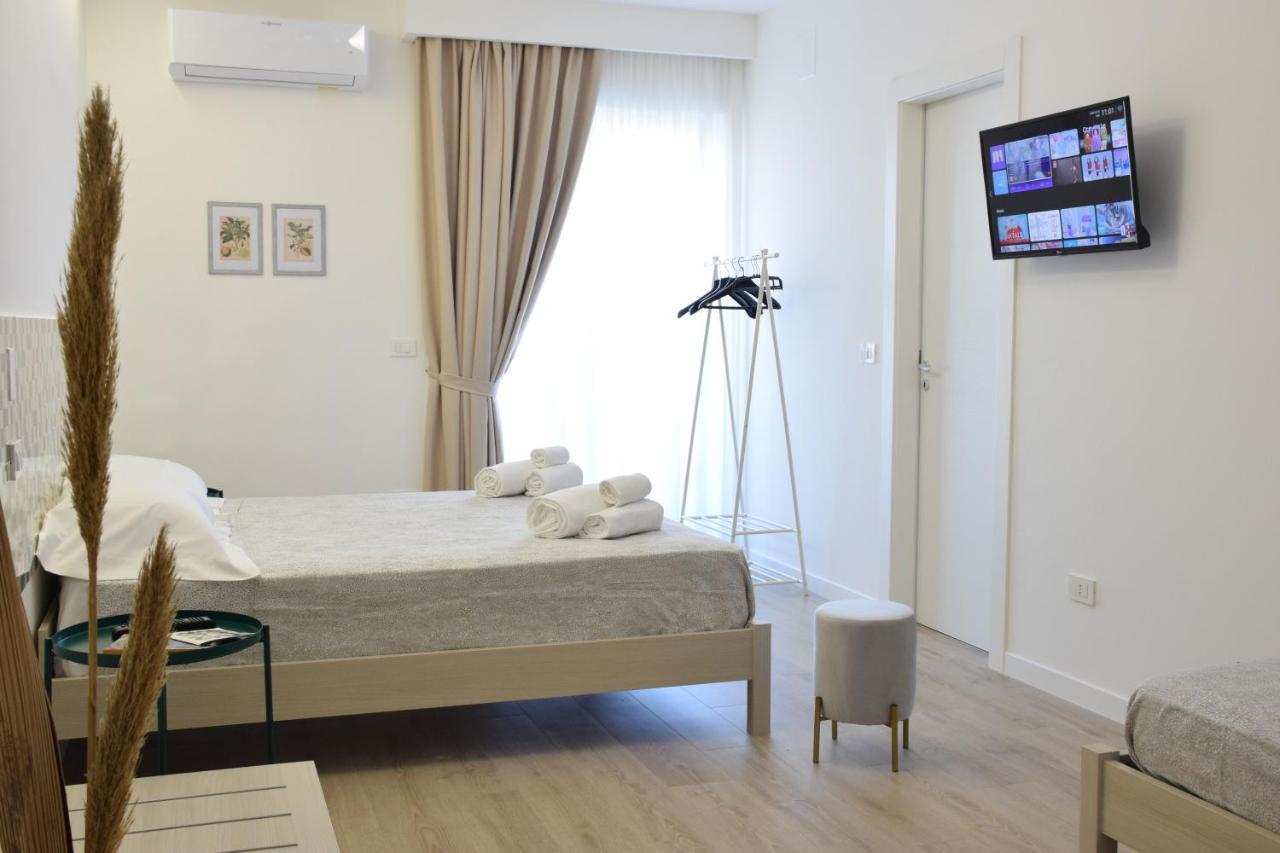 مارينا دي جيويسا يونيكا Accomodati B&B المظهر الخارجي الصورة