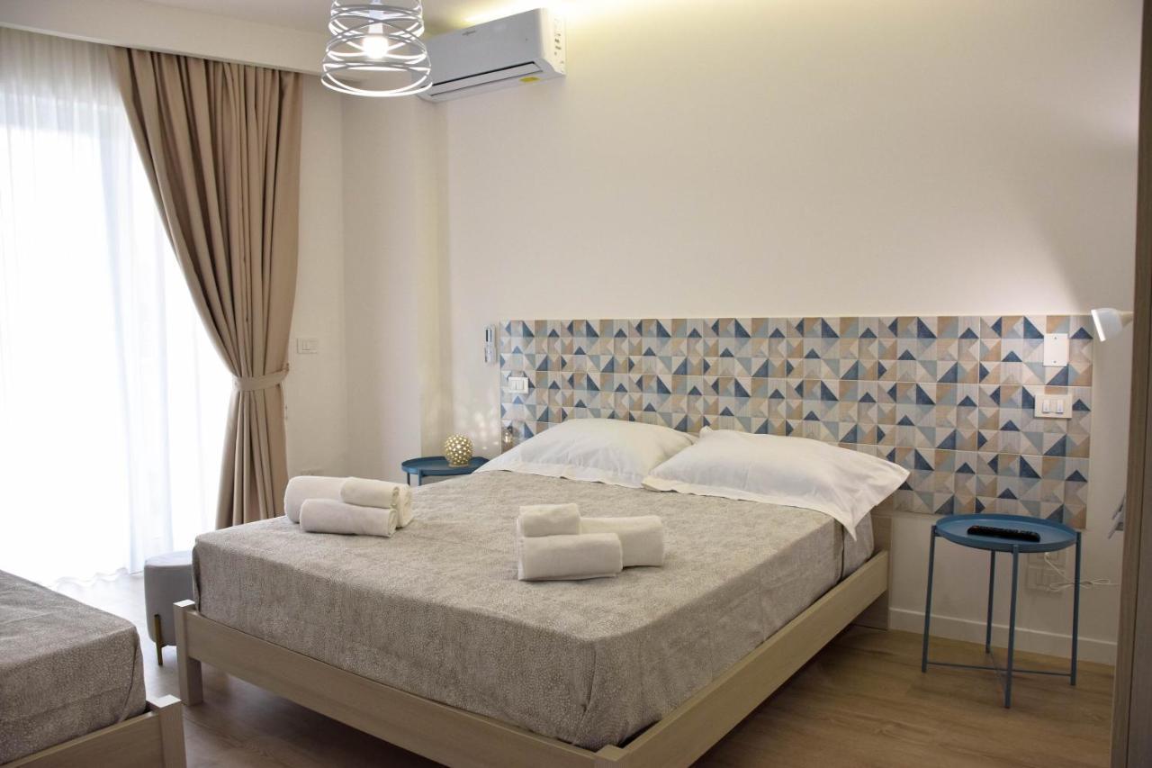 مارينا دي جيويسا يونيكا Accomodati B&B المظهر الخارجي الصورة