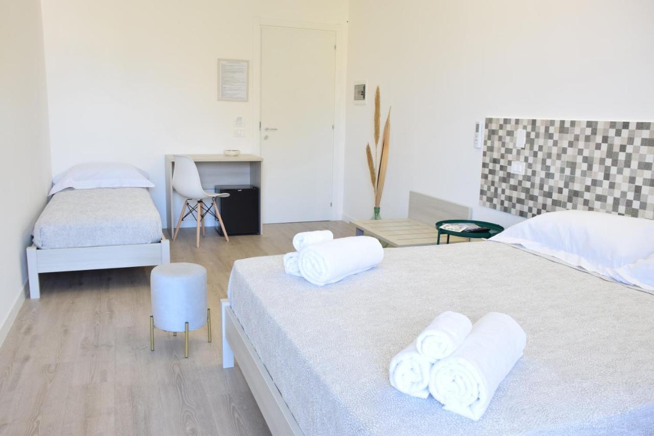 مارينا دي جيويسا يونيكا Accomodati B&B المظهر الخارجي الصورة