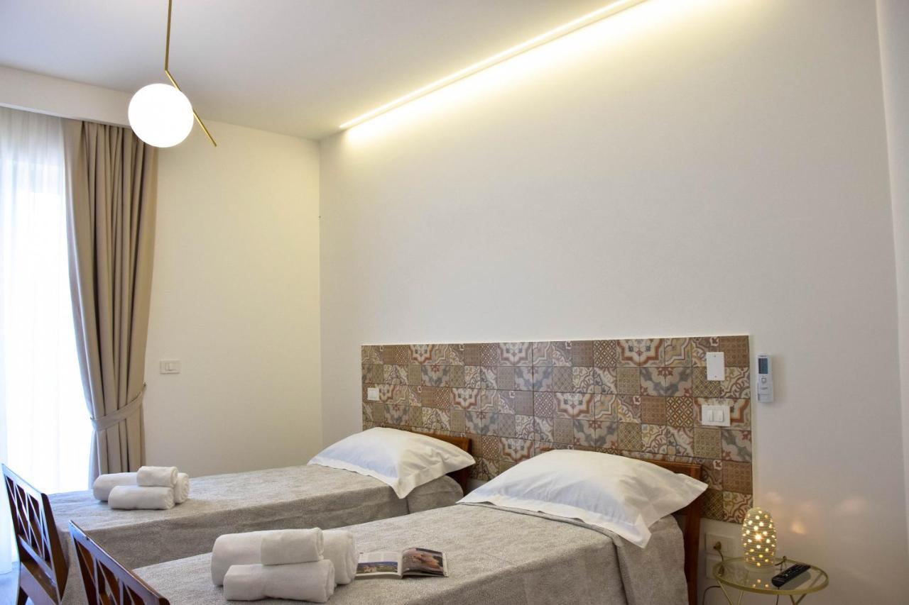 مارينا دي جيويسا يونيكا Accomodati B&B المظهر الخارجي الصورة