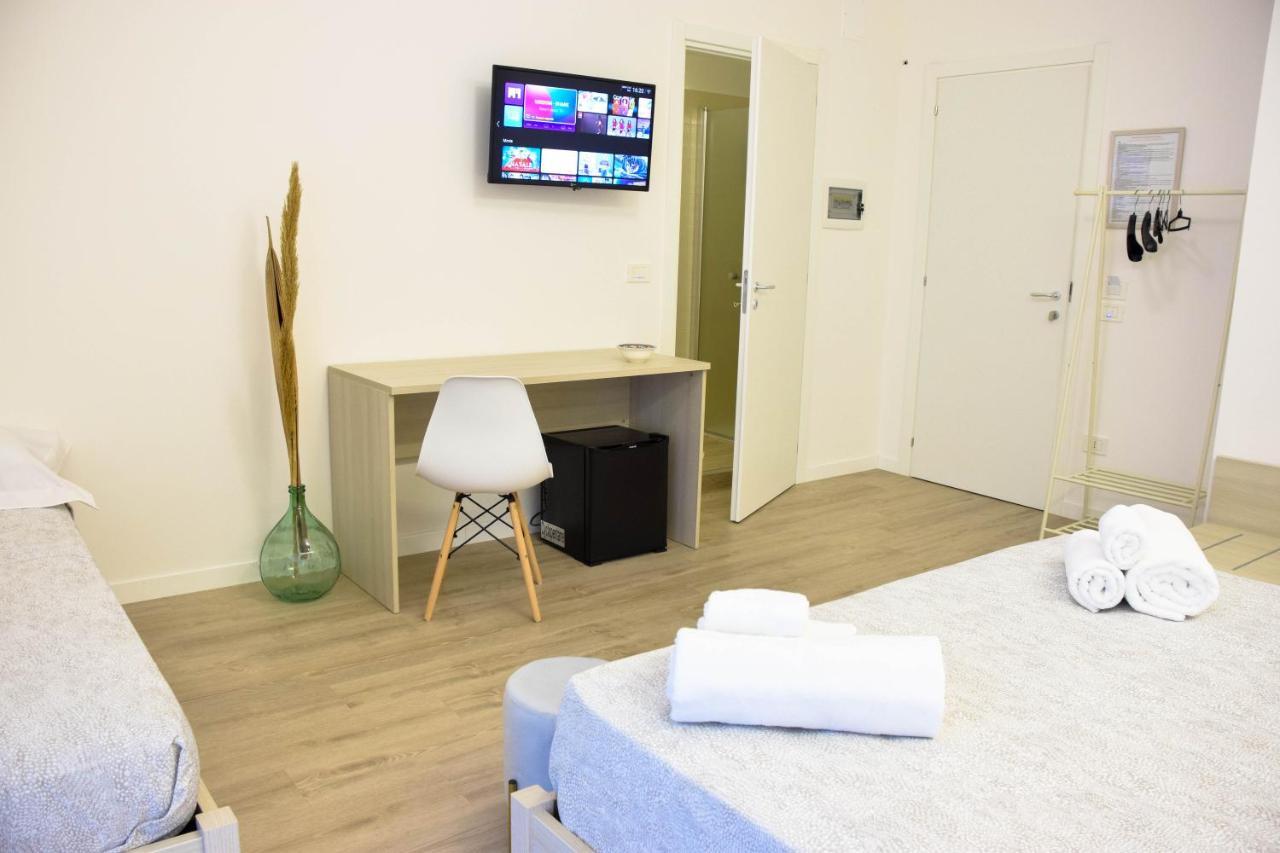مارينا دي جيويسا يونيكا Accomodati B&B المظهر الخارجي الصورة