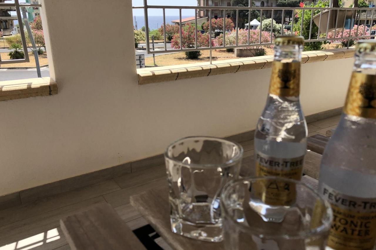 مارينا دي جيويسا يونيكا Accomodati B&B المظهر الخارجي الصورة