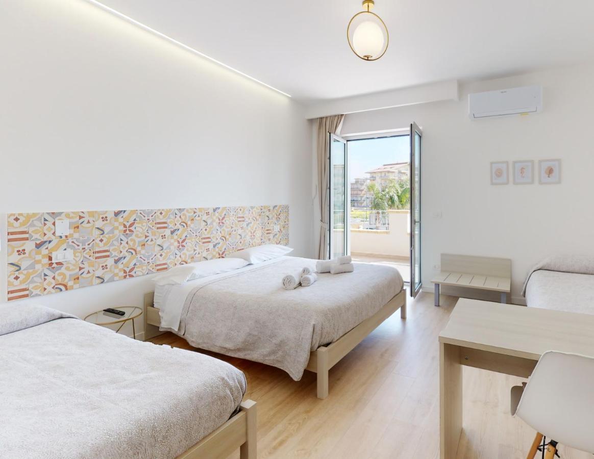 مارينا دي جيويسا يونيكا Accomodati B&B المظهر الخارجي الصورة